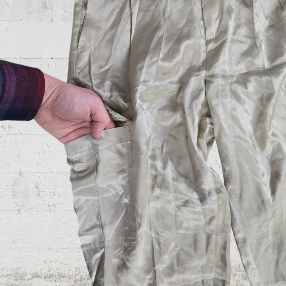 Banana Republic Gold Shiny High Waisted Satin Shiny Cargo Cropped Pants Size 4 - Picture 5 of 10